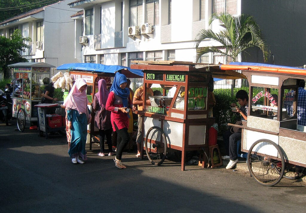 Jualan Model Kaki Lima
